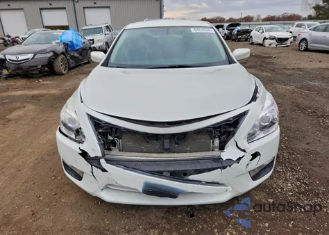 2015 Nissan Altima 2.5 из США, поврежденный, VIN 1N4AL3AP5FC134296